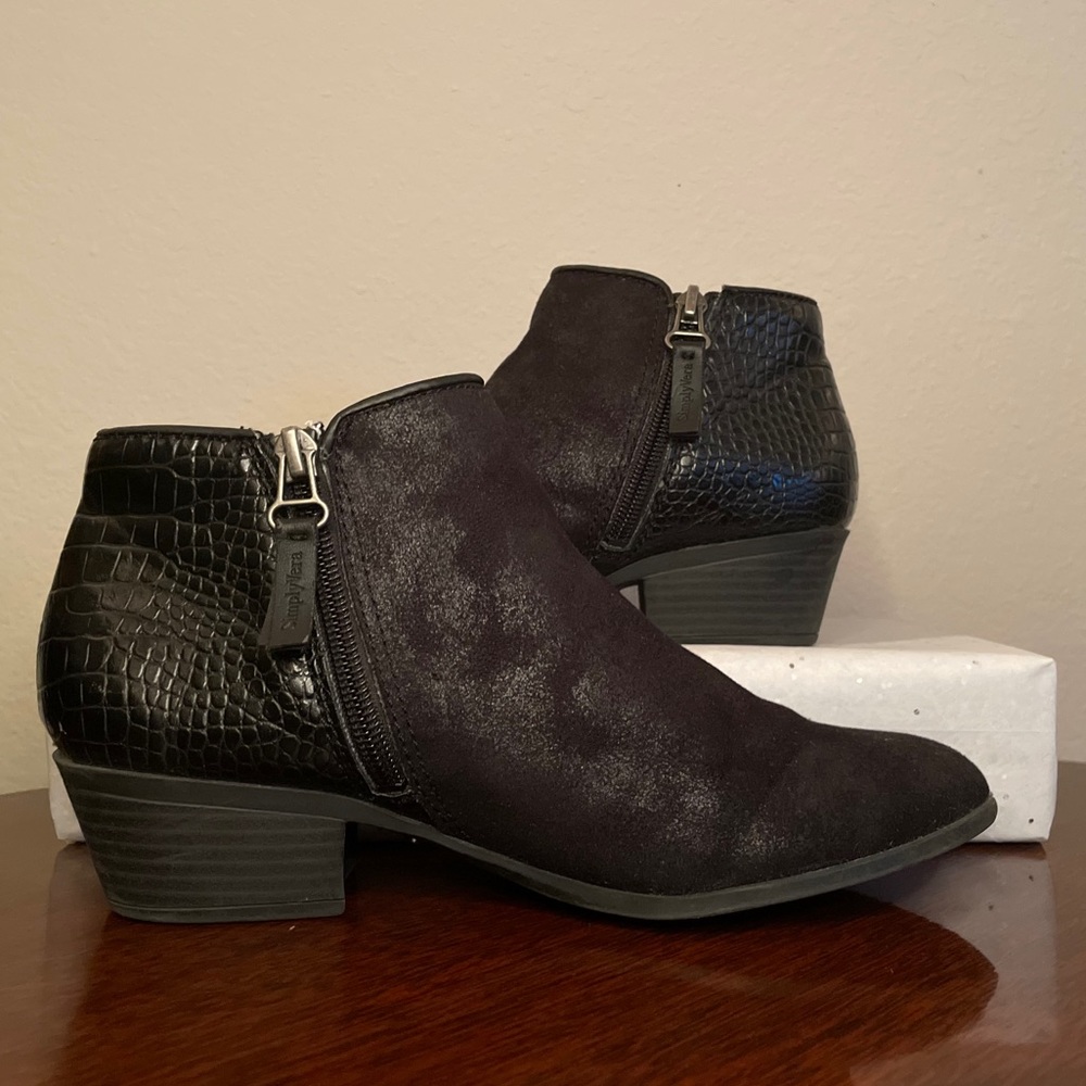 Vera Wang Booties